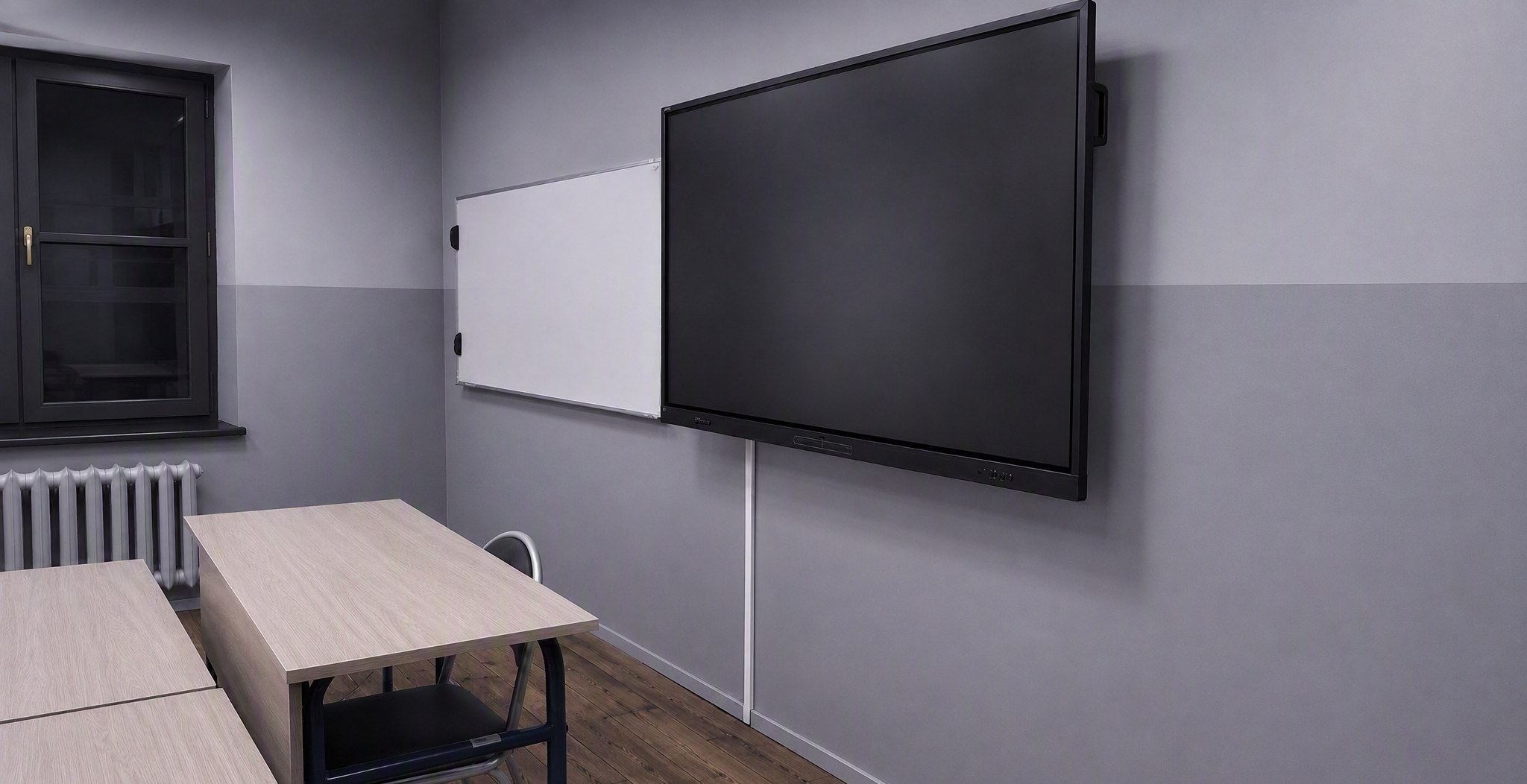 Monitor interaktywny z tablicą suchościeralną